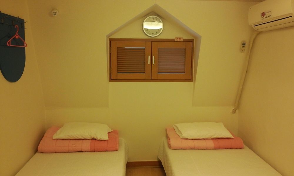 Oppa Hostel Сеул Экстерьер фото
