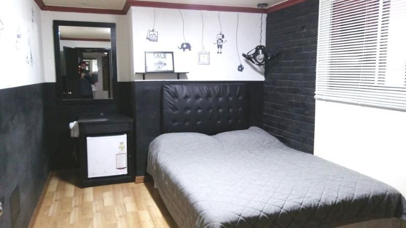 Oppa Hostel Сеул Экстерьер фото